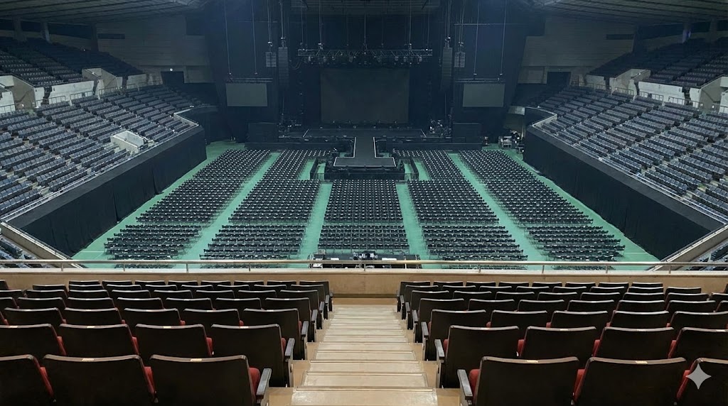 大阪城ホールのアリーナ座席とスタンド席の比較