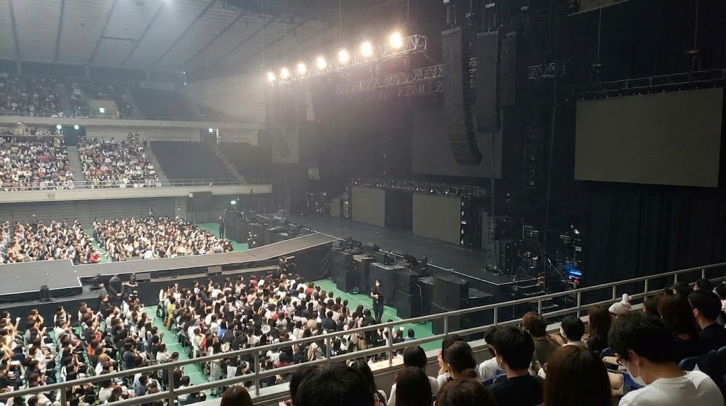 スタンド横のH・Nブロックが意外と近い秘密